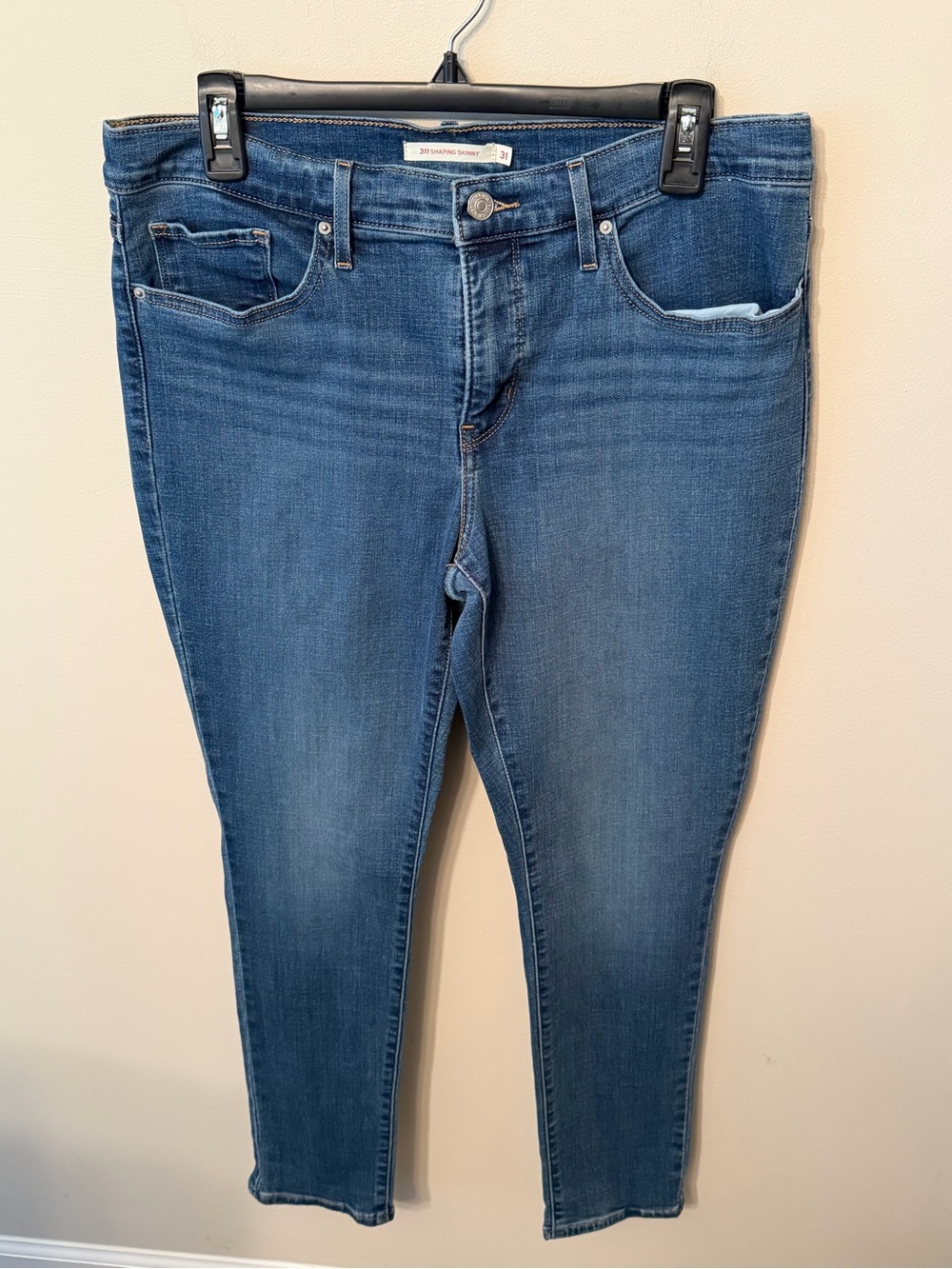 Levi Strauss Women’s Shaping Skinny Jeans size 31
